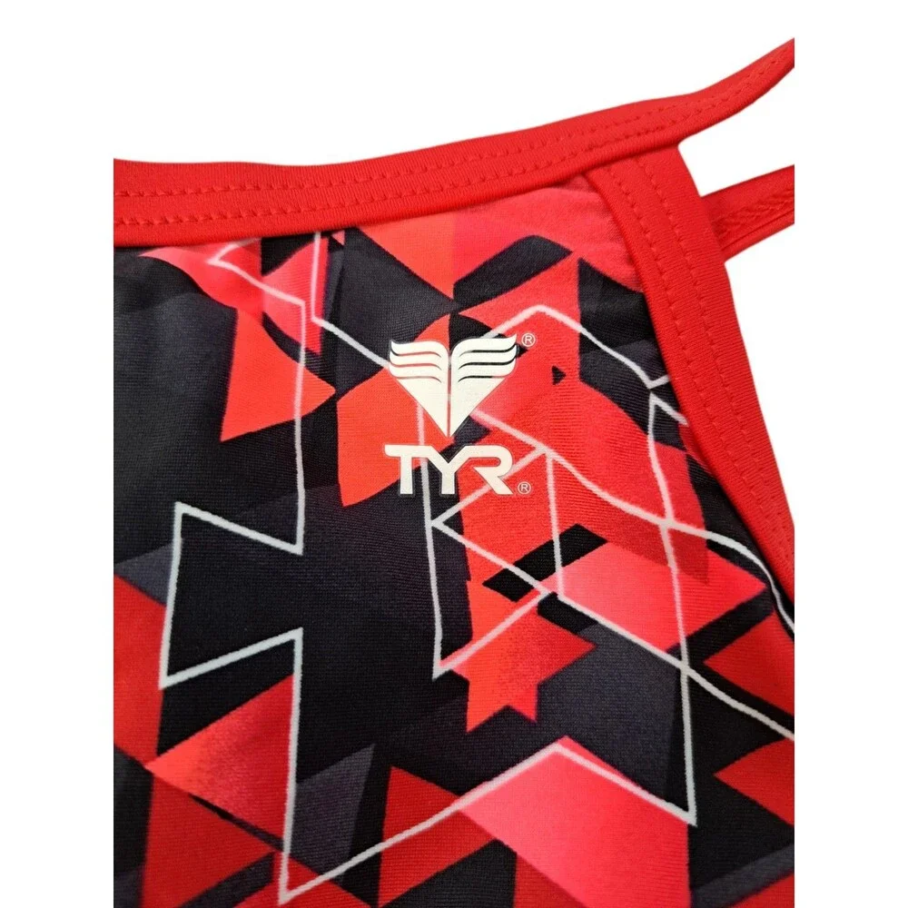 TYR Girls' Labyrinth Diamondfit Swimsuit DLAB1A Red Size 22 (Girls 6/6X)